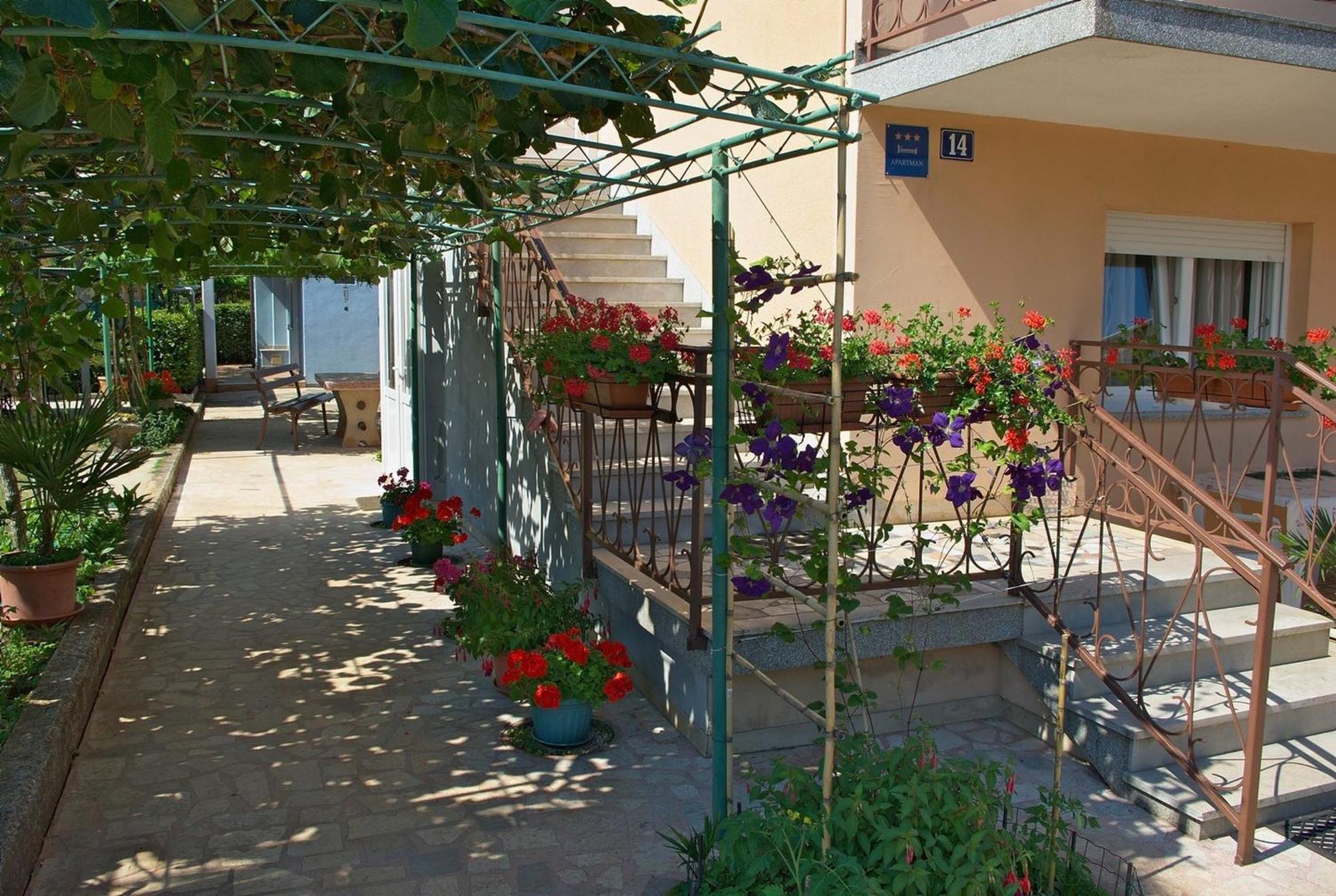 Apartments & Rooms Barbara Умаг Екстер'єр фото